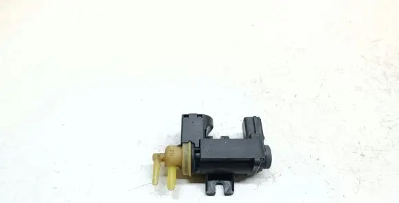 Vacuum valve