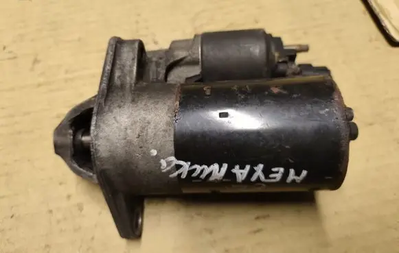 Chrysler PT Cruiser Starter motor 04793493
