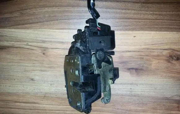 Mazda Xedos 6 Rear door lock