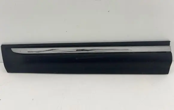 Land Rover Evoque II Front door trim (molding) BJ3221065