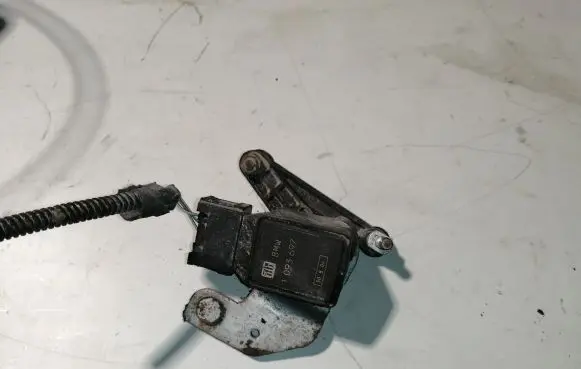 BMW 5 E60 E61 Headlight/headlamp level sensor 1093697