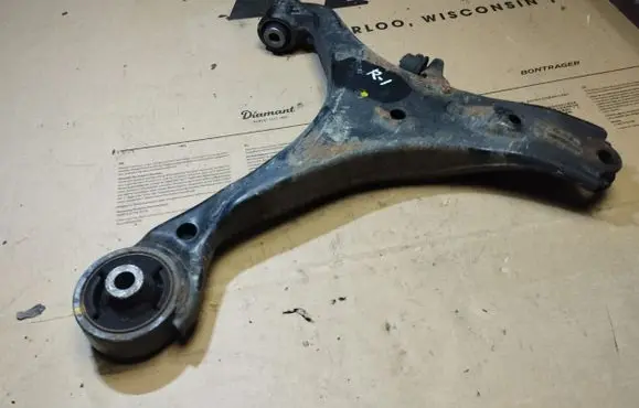 Honda FR-V Front lower control arm/wishbone