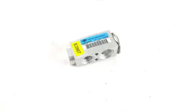 Volkswagen Golf VII Air conditioning (A/C) expansion valve 5QE820679 T58929A