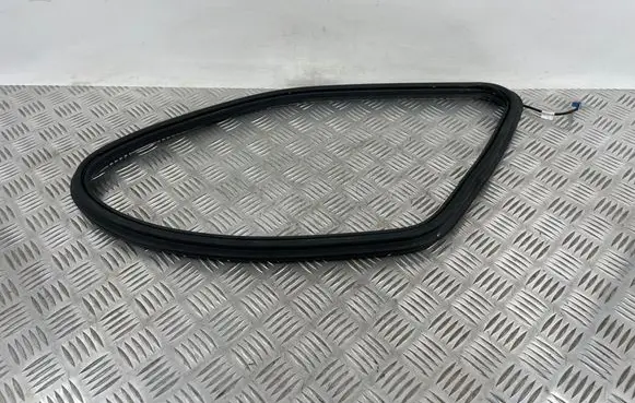 Mercedes-Benz GL X166 Rubber seal rear door window/glass A1666809000