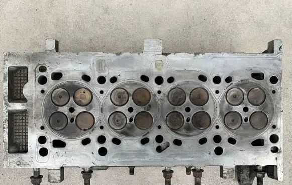 Opel Corsa D Engine head 55206388