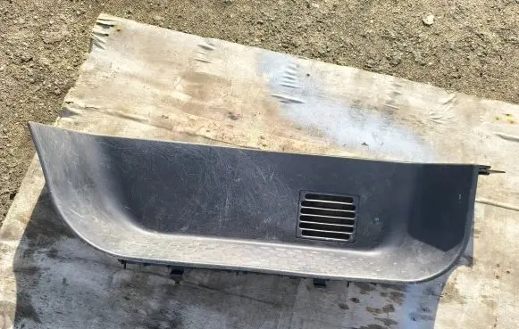 Opel Vivaro Front sill trim cover 768510190R 93868844 SP7612