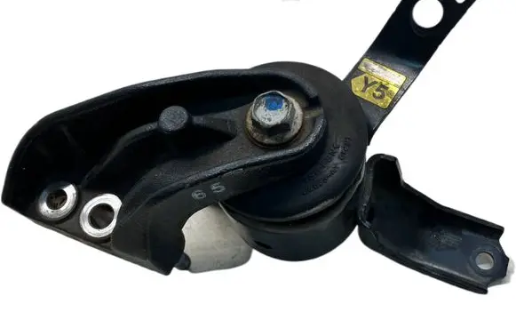 Toyota Yaris Engine mount vacuum valve OYT26024