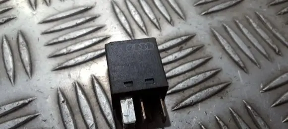 Audi A4 S4 B6 8E 8H Other relay 8z0951253 a1001-x50