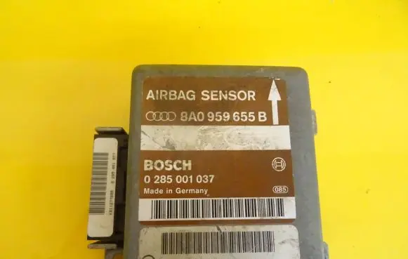 Audi A4 S4 B5 8D Airbag control unit/module 8A0959655B