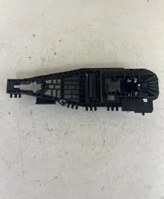 Jeep Cherokee Front door exterior handle/bracket P68082687AE 68084837 68082687