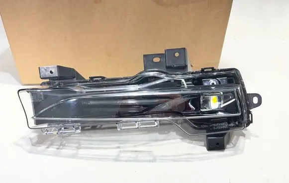 Tesla Model 3 Front fog light 150793310