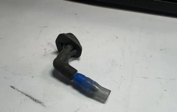 Suzuki Swift I Windshield washer spray nozzle 