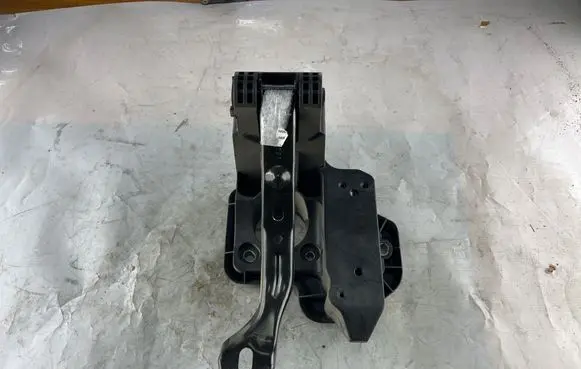 Seat Ibiza IV (6J,6P) Brake pedal 6R1721058