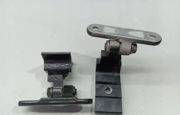 BMW 5 F10 F11 Rear door lower hinge 7185636
