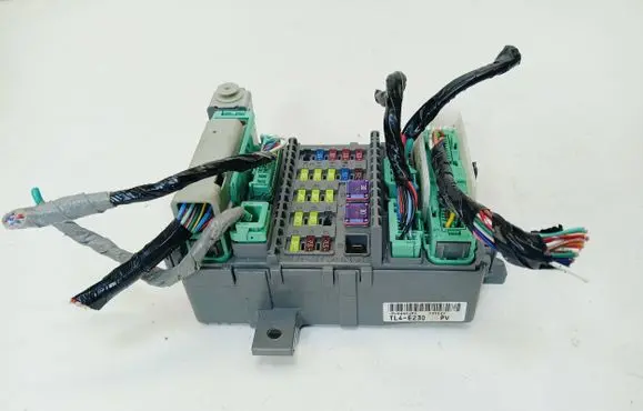 Honda Accord Fuse box set PVAAAFJPX 131029 TL4E230