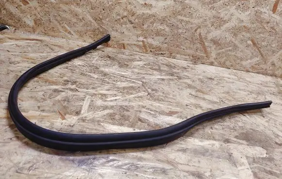 Mercedes-Benz S W220 Engine compartment rubber 