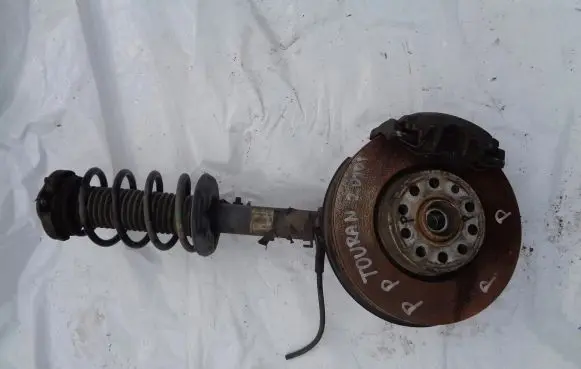 Volkswagen Touran I Front wheel hub spindle knuckle