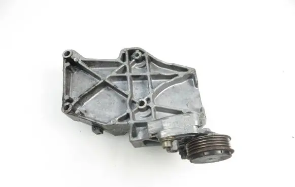 Volkswagen PASSAT B5 Engine mounting bracket 058260885
