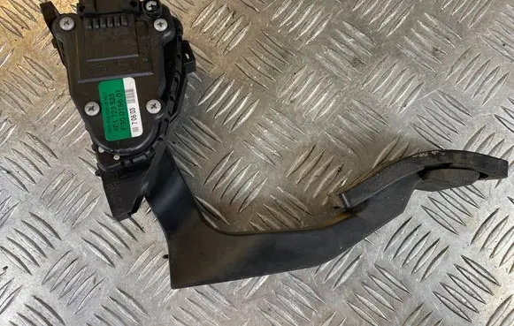 Audi A8 S8 D3 4E Accelerator throttle pedal 4E1723523 6PV00802628 F30015601