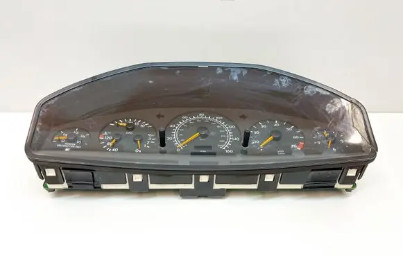 Speedometer (instrument cluster)