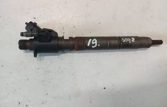 Volvo V60 Fuel injector 31303238