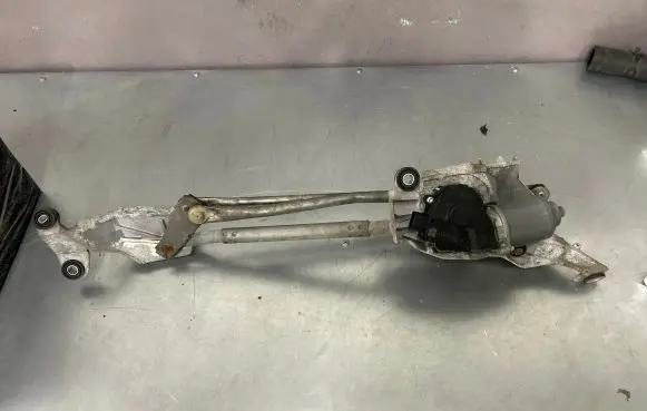 Citroen C-Crosser Front wiper linkage and motor 1593001052
