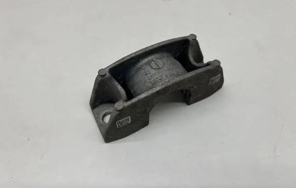 BMW 8 G15 Sway bar bush bracket, rear 6876180