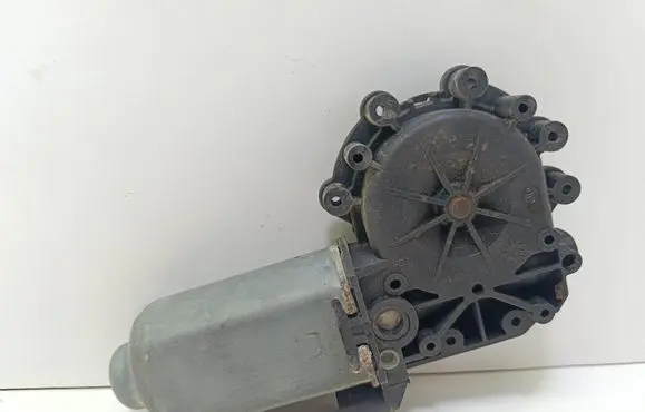 Renault Laguna I Front door window regulator motor 400370A