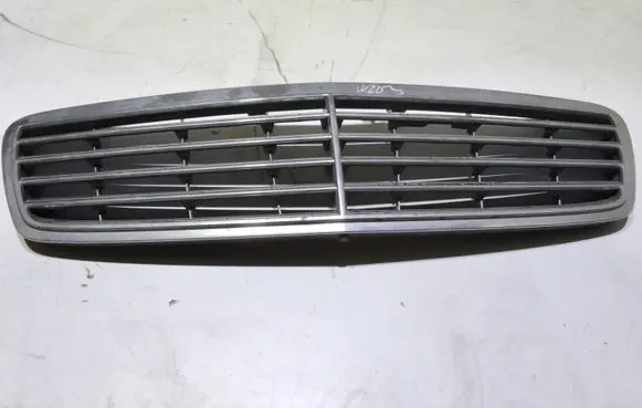 Mercedes-Benz C W203 Front grill A2038800183