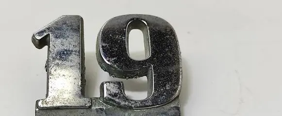 Renault 19 Manufacturers badge/model letters 
