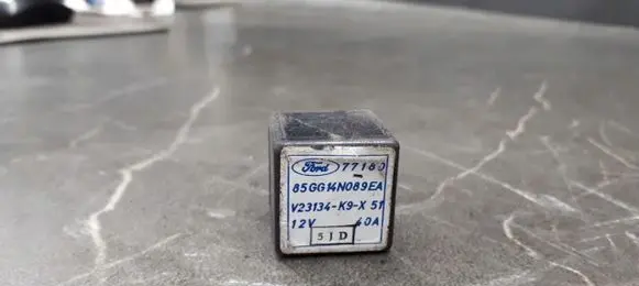 Ford Focus Fuel pump relay V23134K9X51