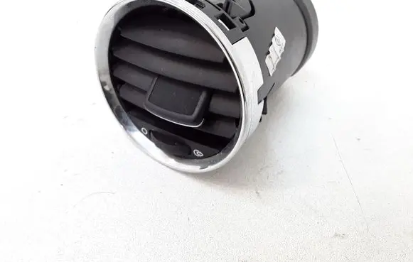 Peugeot 308 Dash center air vent grill 9658515377