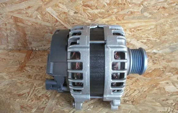 Cupra Formentor Generator/alternator 04L903021J