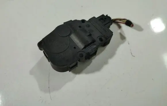 Audi A5 8T 8F Air flap motor/actuator EF8330