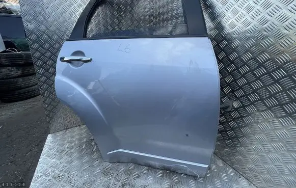 Mitsubishi Outlander Front door