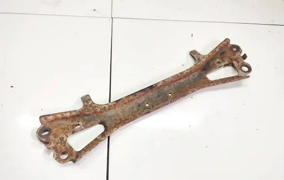 Radiator mount bracket