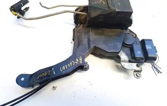 Toyota Avensis Verso Front door lock