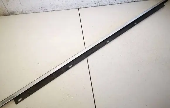 Audi A4 S4 B6 8E 8H Front door glass trim molding 8E0853284G 8E0853284