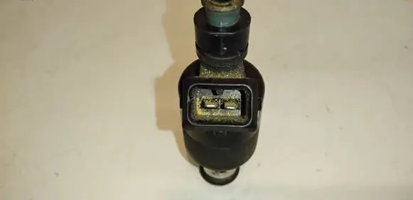 Opel Tigra A Fuel injector 17089276