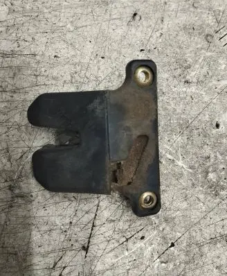 Audi A4 S4 B5 8D Tailgate/trunk/boot lock/catch/latch 8D5827505