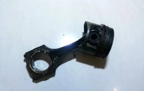 Renault Laguna I Piston with connecting rod