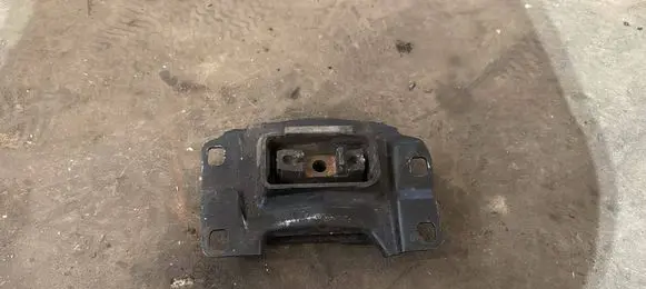 Volvo V50 Engine mount bracket 4N517M121FC