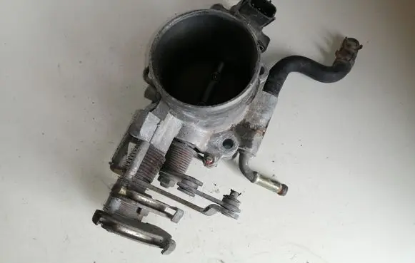 Subaru Legacy Throttle valve SERA48306