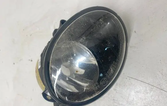 Volkswagen Jetta VI Front fog light LL07608Z 1L8097110