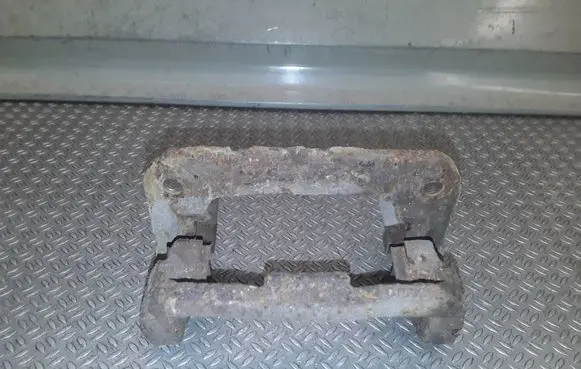 Mercedes-Benz A W169 Brake caliper pad carrier rear 