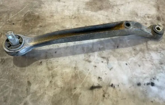 BMW 8 E31 Rear suspension control arm 8691117906