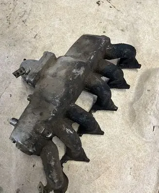 Mitsubishi Pajero Intake manifold