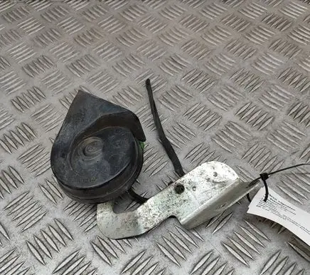 Mercedes-Benz E C207 W207 Horn signal A2075421820