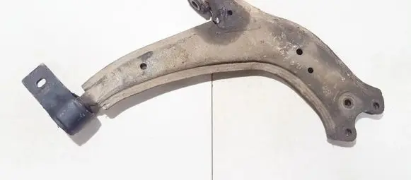 Citroen Xsara Picasso Front lower control arm/wishbone