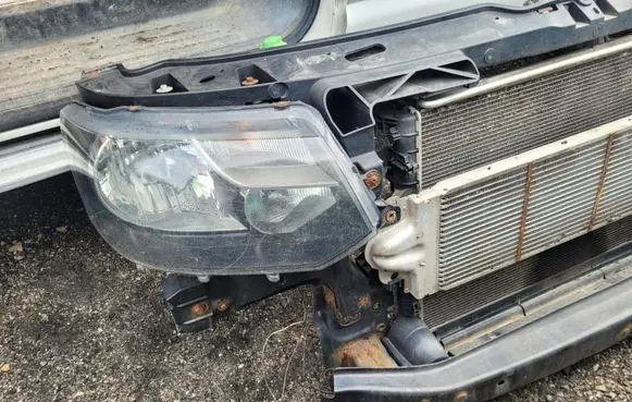 Volkswagen Multivan T5 Radiator support slam panel